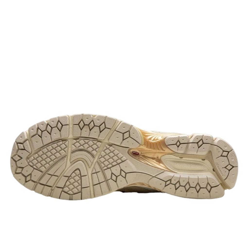 New Balance 2002R Protection Pack Sandstone