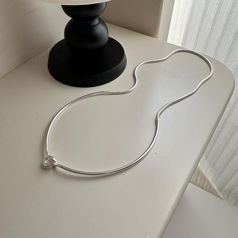 

S925 Sterling Silver Niche Designer Simple Buckle Snake Bone Necklace Korean Style Minimalist Neck Chain 925 silver