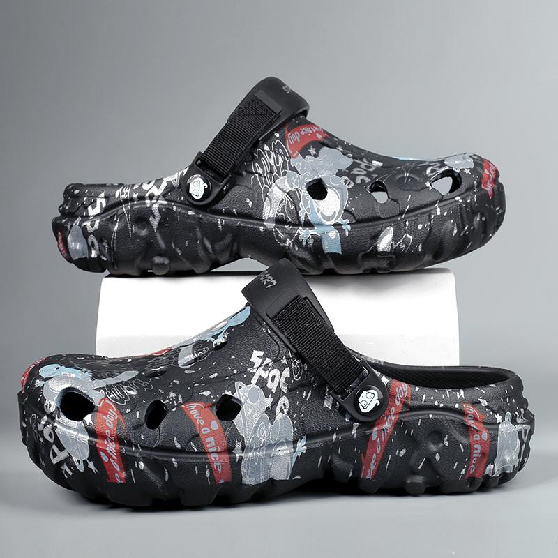 Fashion Summer Clogs Men Slippers Light Soft EVA Men's Hole Shoes Outdoor Sandals Home Garden Shoes Male Beach Flats Big Size 40-47
