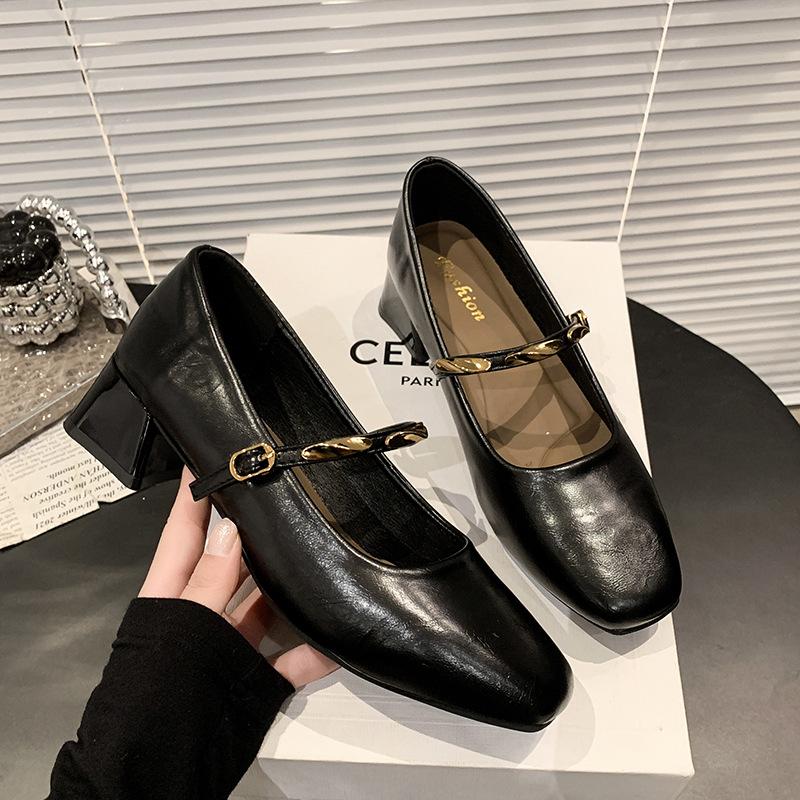 Square head single shoes 2025 autumn not tired feet thick heel metal shallow mouth Mary Jane small leather shoes women's shoes light luxury high sense