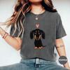 Women's Cute Dachshund Dog Graphic Short-sleeved T-shirt Cotton Crew Neck Top Perfect for Dog Enthusiasts and Casual Occasions