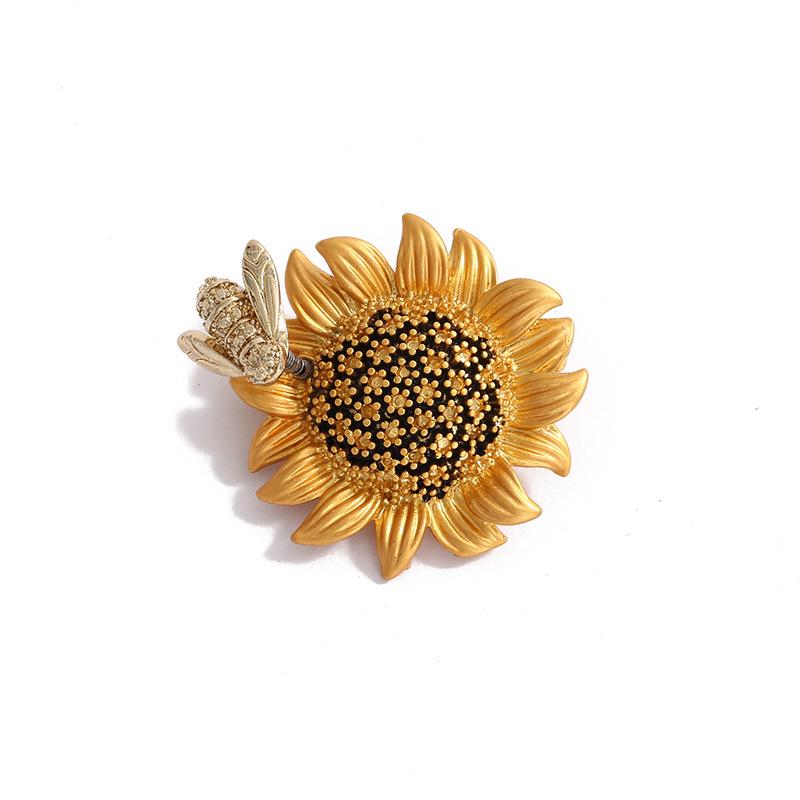 

3D Брошь Пчела и Подсолнух с Жемчугом и Цирконом - Нишевый Дизайн Высокого Класса