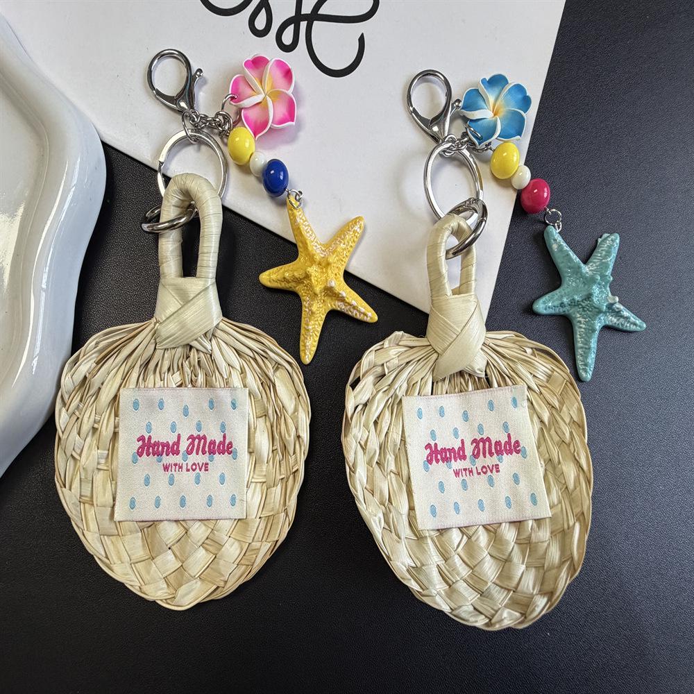 Hand-Woven Bamboo Rattan Mini Fan – Creative Chinese Style Ornament & Jewelry Accessory