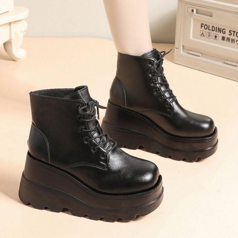 Sapatos que aumentam a altura botas curtas versáteis de estilo britânico femininas outono e inverno moda plataforma sola muffin botas Martin ins