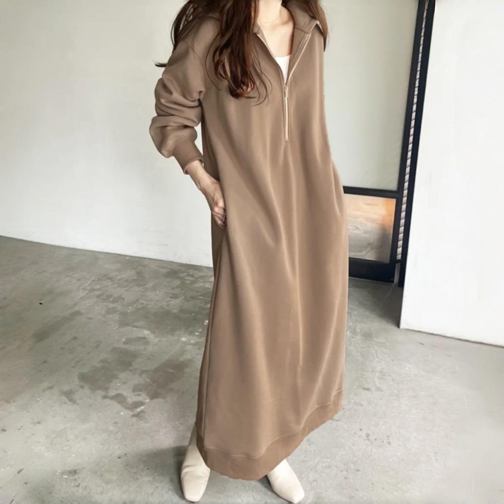 Velvet Hooded Sweatshirt Dress - Slimming, Loose, Over-the-Knee, Japanese Style, Brushed Long Sleeve, Versatile Winter 2025 Fashion for Women. Medium кофейный