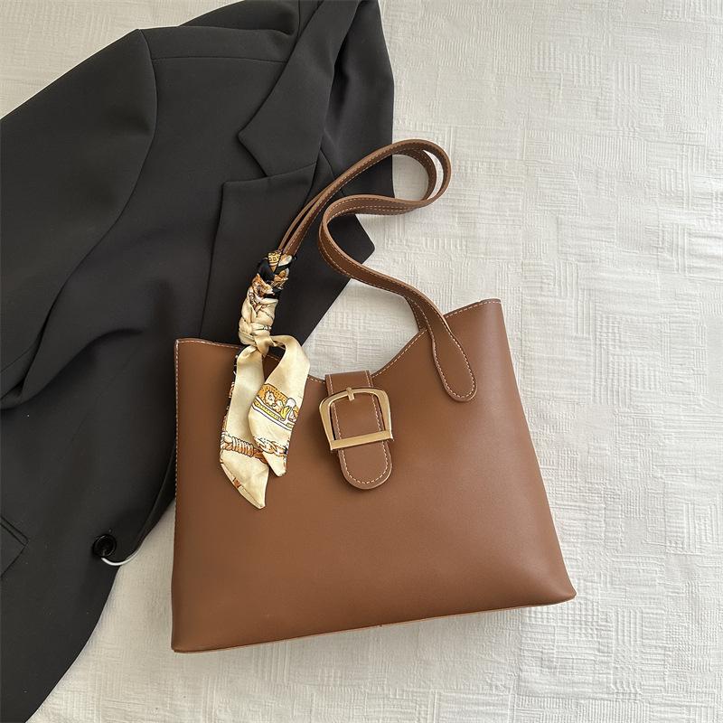 

Summer new casual texture simple largecapacity bag personalized trend women s shoulder tote bag світло-коричневого кольору