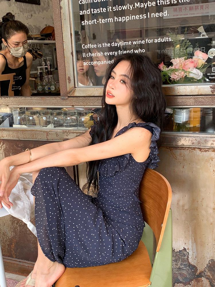 French Floral Polka Dot Flying Sleeve Square Neck Suspender Dress Women's 2026 New Summer Temperament Waist Dress