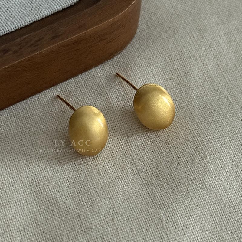 Brushed Ball Earrings Women's High-end Matte Niche Design Light Luxury Temperament Ball Ear Buckle Texture Retro Stud Earrings