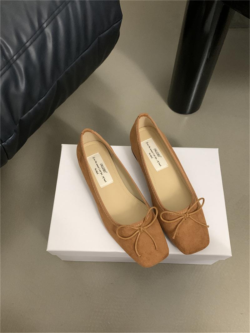 Suede grandma shoes women s 2024 spring and autumn new light mouth square head bow versatile low heel single shoes 35