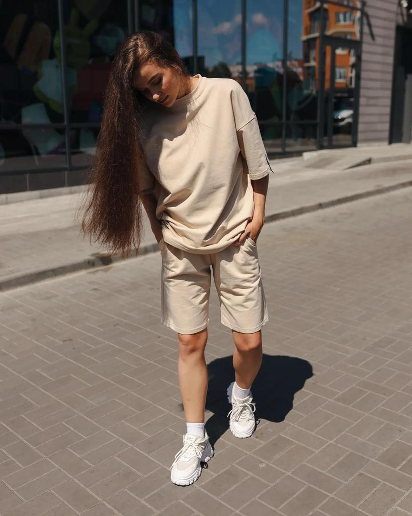 Stylish Women’s Set – Oversized Tee with Drop Shoulders & Bermuda Shorts, Summer, 8400-057 HC