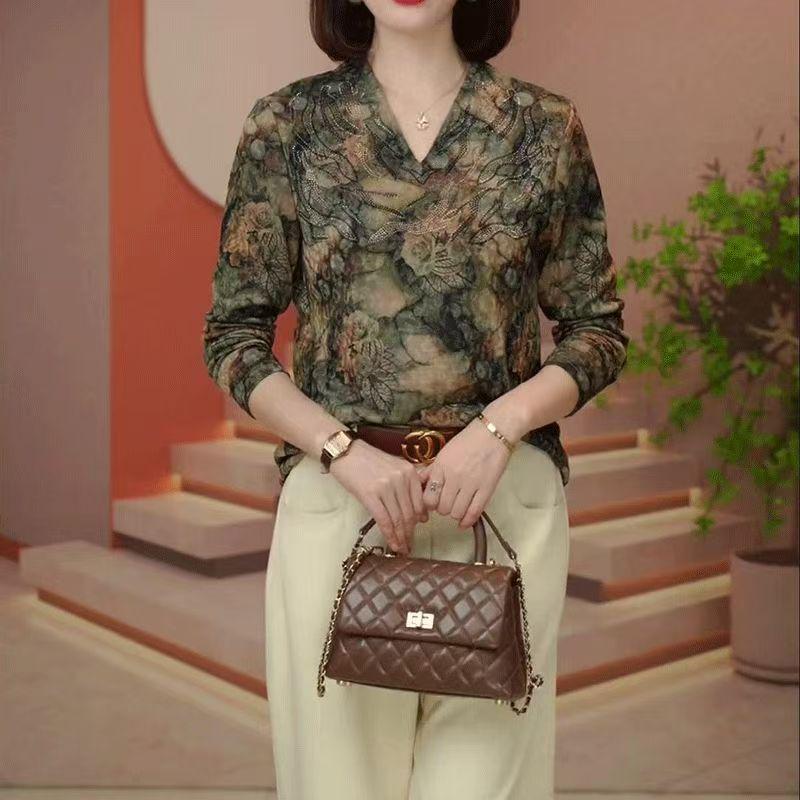 Velour Floral V-Neck Long Sleeve Plus Size Women's Top for Middle-Aged/Elderly