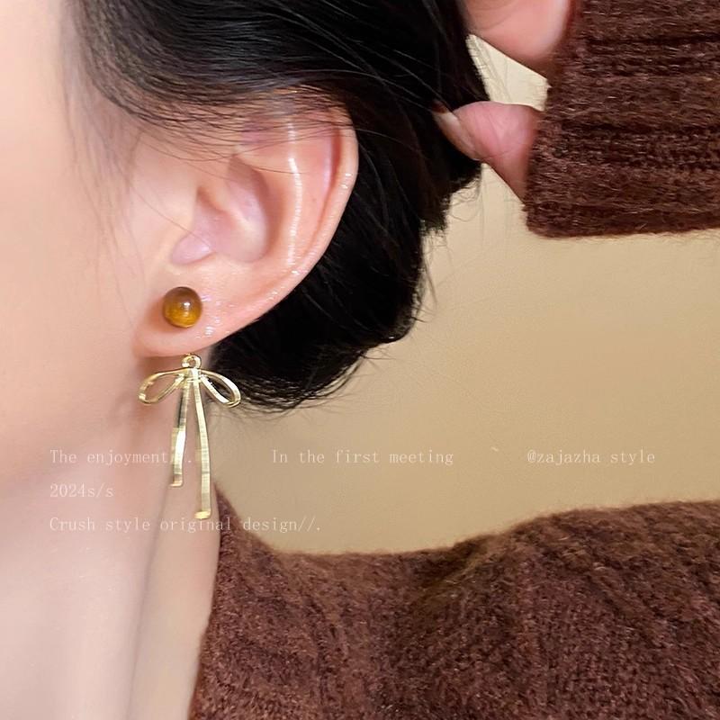 Popular Maillard Retro Coffee Earrings Women's Hong Kong Style Temperament High-end Earrings Internet Celebrity Same Ear Jewelry