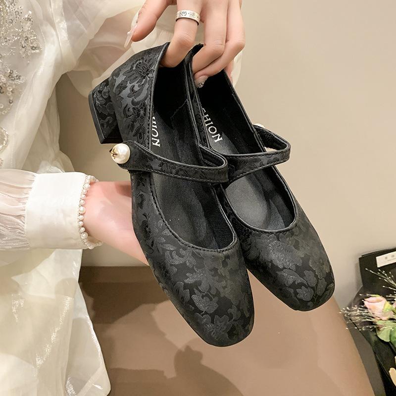 National style embroidery Mary Jane evening shoes women's 2025 spring and summer new flat bottom low heel Chinese style with cheongsam Hanfu si