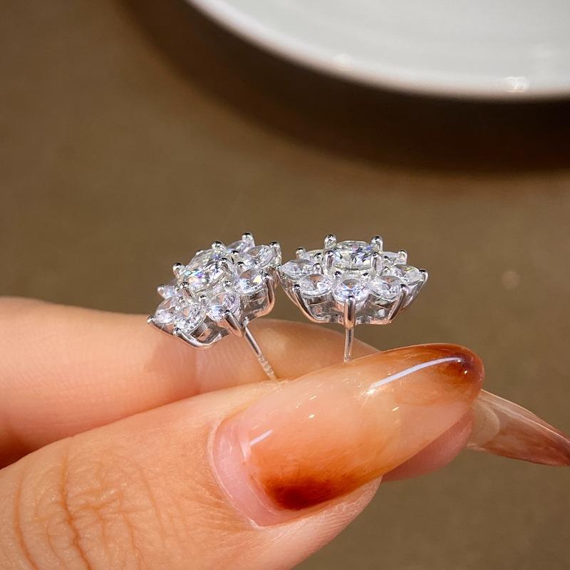 S925 Silver Luxury 0.5CT Moissanite Diamond Flower Stud Earrings for Women Eternity Love Wedding Fine Jewelry