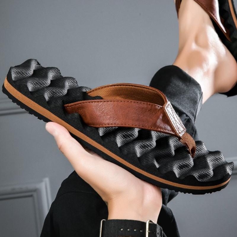 High Quality Men's Flip Flops New Fashion Slippers Outdoor Comfortable Soft Sole Beach Sandals Designer Sandals Claquettes Homme