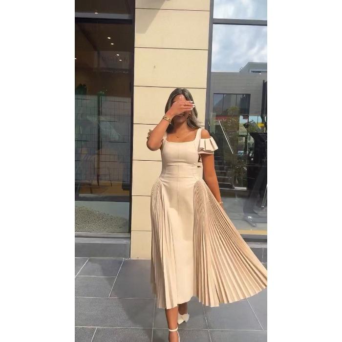 

European and American women s clothing summer new dress temperament design sense off-the-shoulder large U-neck pleated large pendulum dress One size fits all