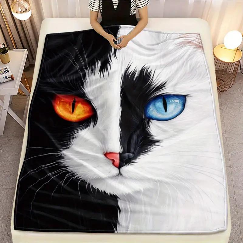 Black and white cat flannel blanket - light, soft and warm, suitable for sofa, travel, bed and office, Christmas and Halloween
