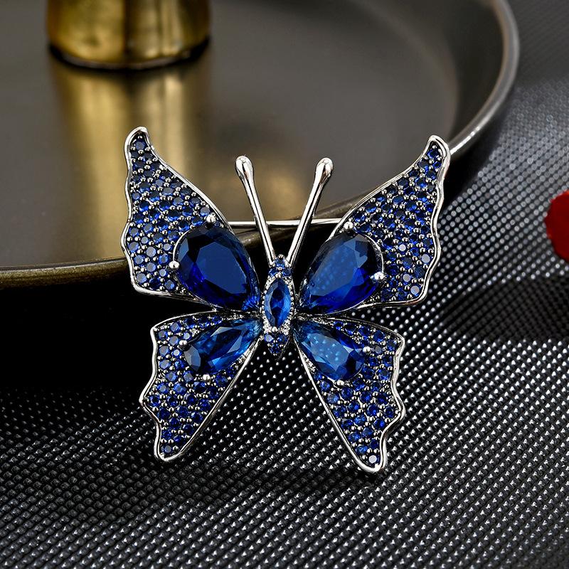 

Легкая роскошная высококачественная цветная брошь-бабочка из циркония, изысканная маленькая и универсальная милая булавка, модные аксессуары для одежды темно-синий