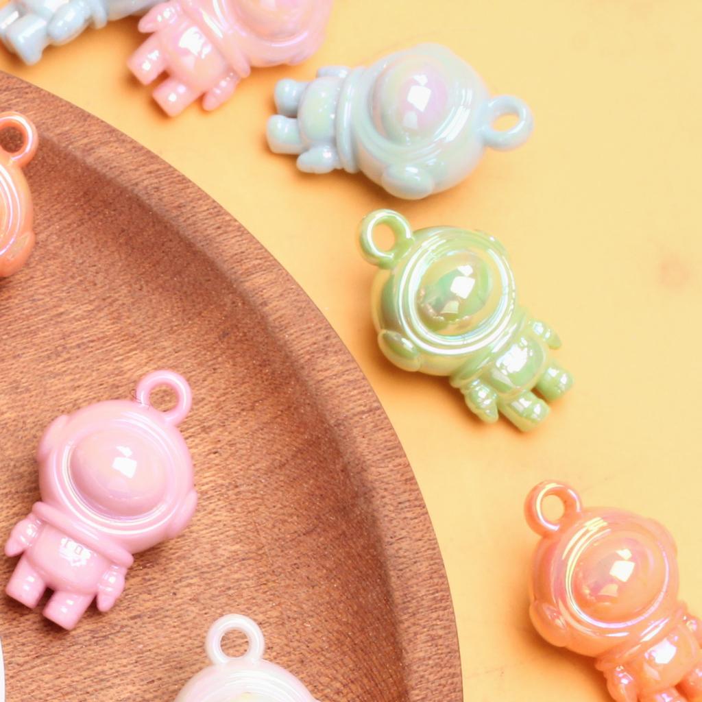 7Pcs 20*32.5mm Fashion Acrylic Astronaut Beads DIY Necklace Bracelet Jewelry Accessories