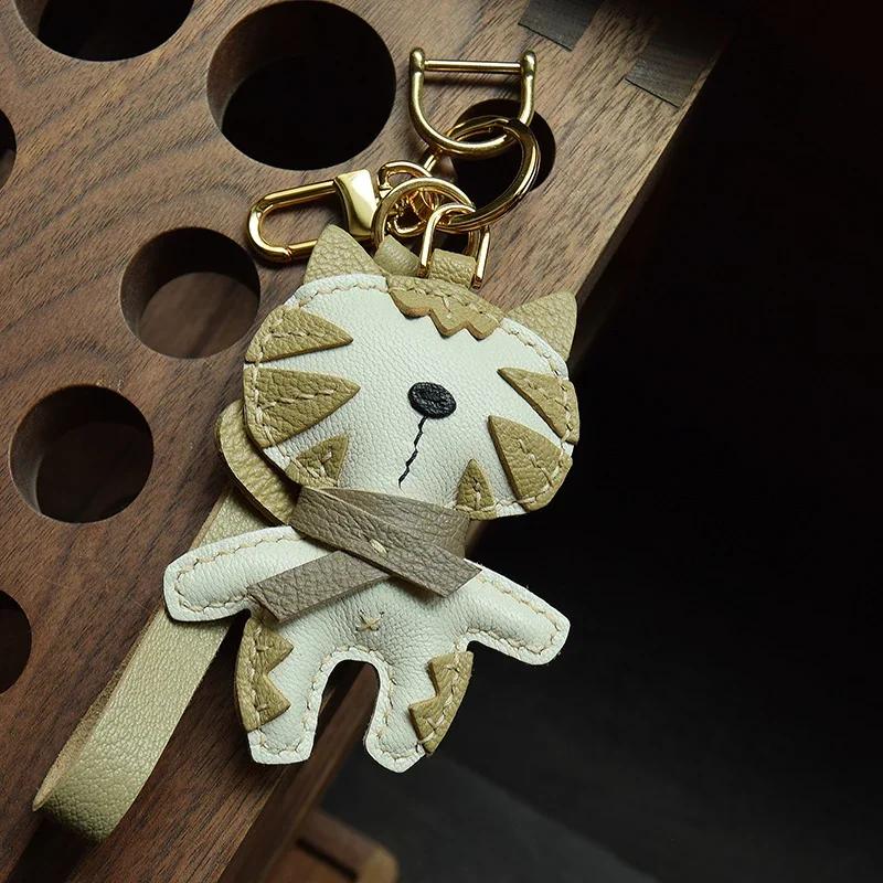 Elegant Ragdoll Cat Keychain Genuine Leather Car Key Holder - Stylish Purse Charm for Women