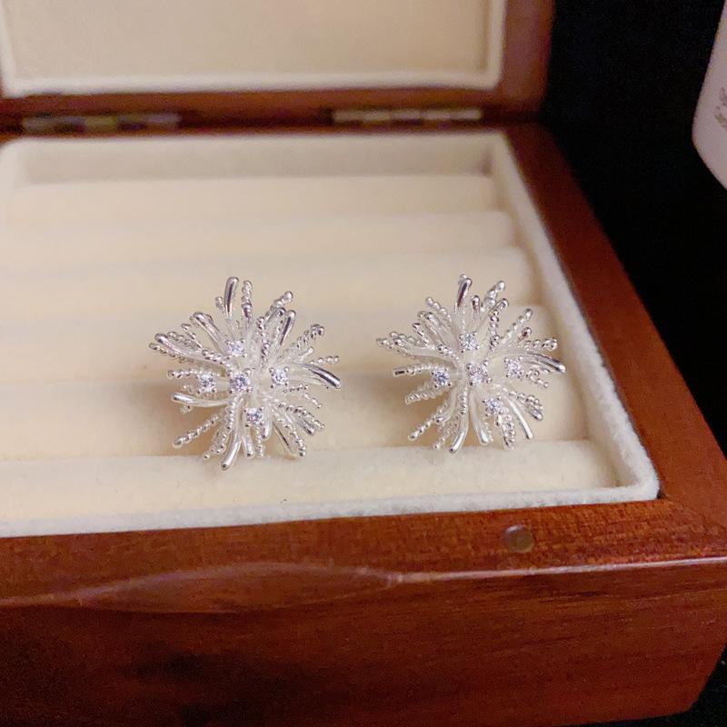 Dandelion Fireworks Stud Earrings: Chic and Versatile Contemporary Design