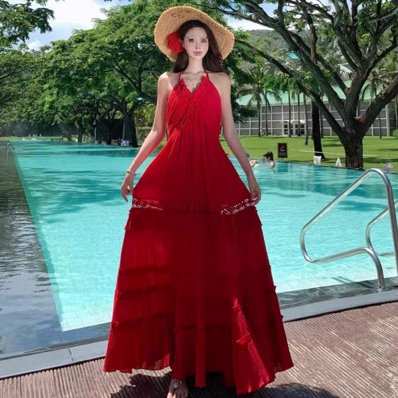 The original practice has the inner French petty bourgeoisie retro Bordeaux V-neck suspender sexy little backless cake dress