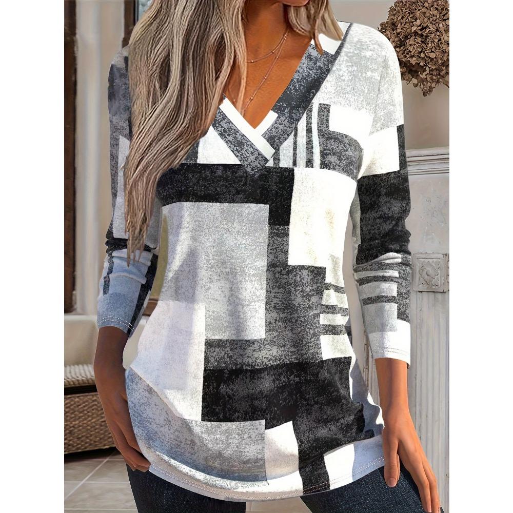Autumn Women's Fashion Color Blocked Printed Long Sleeved T-shirt V-neck Loose Casual T-shirt Top Women's Clothing