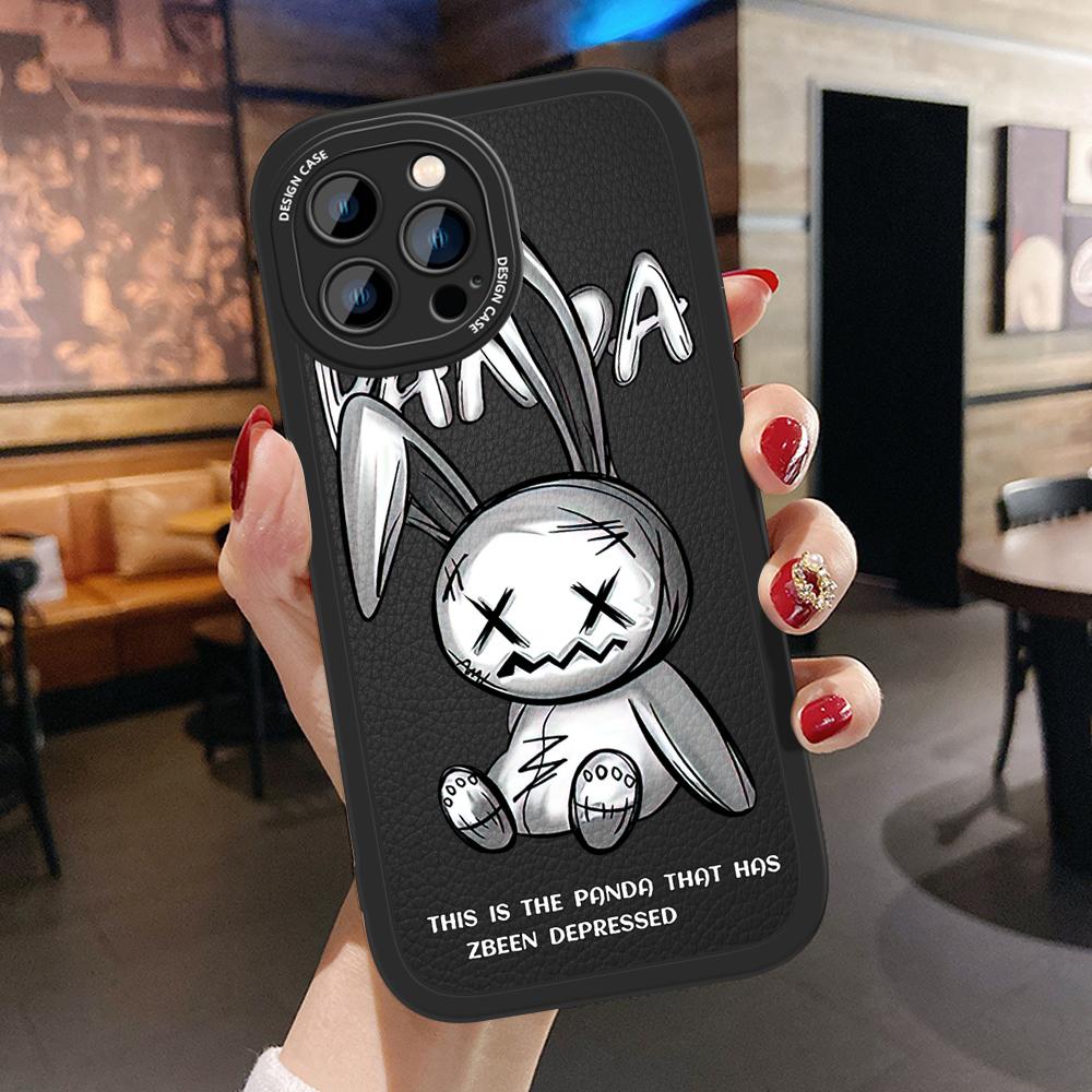 

Тонкий кожаный чехол с мультяшным депрессивным кроликом, мягкий силиконовый чехол из искусственной кожи для iPhone Samsung Huawei Honor Xiaomi Redmi OPPO Realme Vivo Realme C33/C33 2023 чёрный