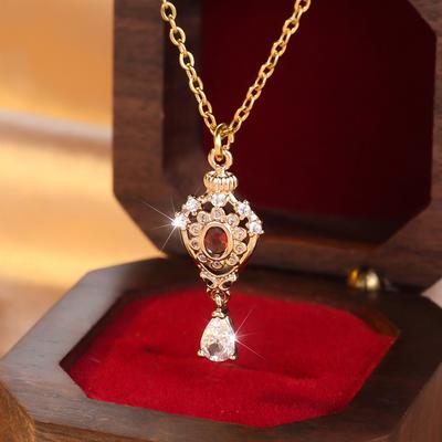 Exquisite Personality White Crystal Zircon Water Drop Pendant Necklace Classic Retro Gold Color Clavicle Chain