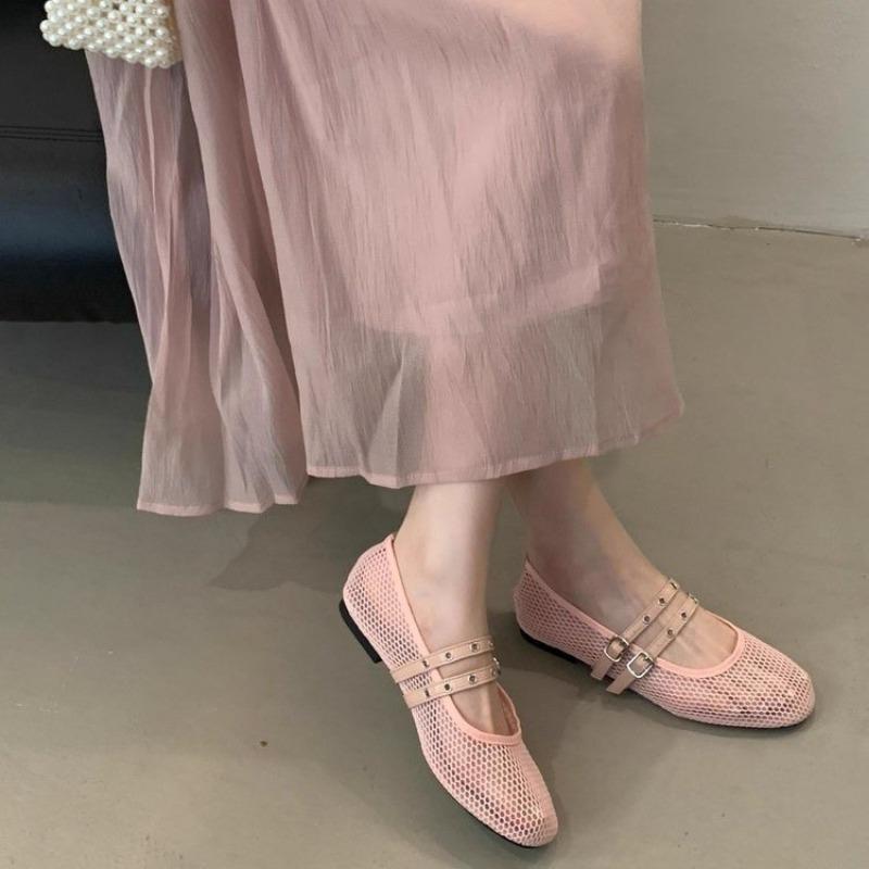 

Fashion Mesh cloth breathable flat shoes summer new round head shallow mouth rivets metal buckle soft sole non-slip single shoes 35 розовый