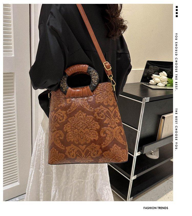 Edebiyat ve Sanat Crossbody Kadın Çantası Desen Kontrast Renk Fermuar Büyük Kapasiteli Çanta Avrupa ve Amerikan Retro Kadın Çantası