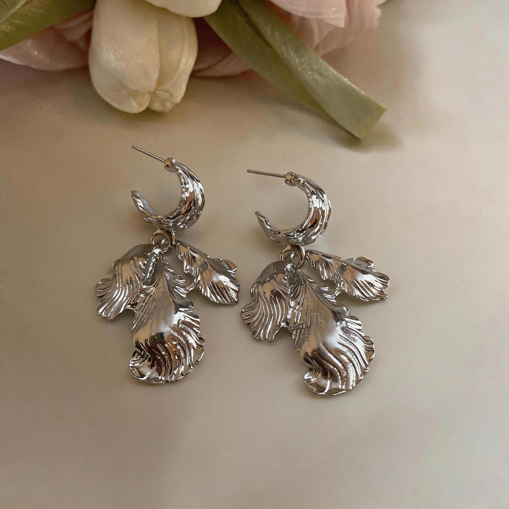 Sophisticated Metal Leaf Pendant Stud Earrings - Versatile European & American Fashion Jewelry