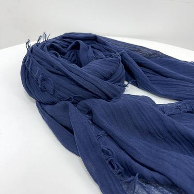 Marineblauer Baumwollschal Vielseitiges Sonnenschutz-Tuch Japanischer und Koreanischer Literarischer Herrenschal Pflanzlich gefärbter Weißer Embryo-Seidenschal