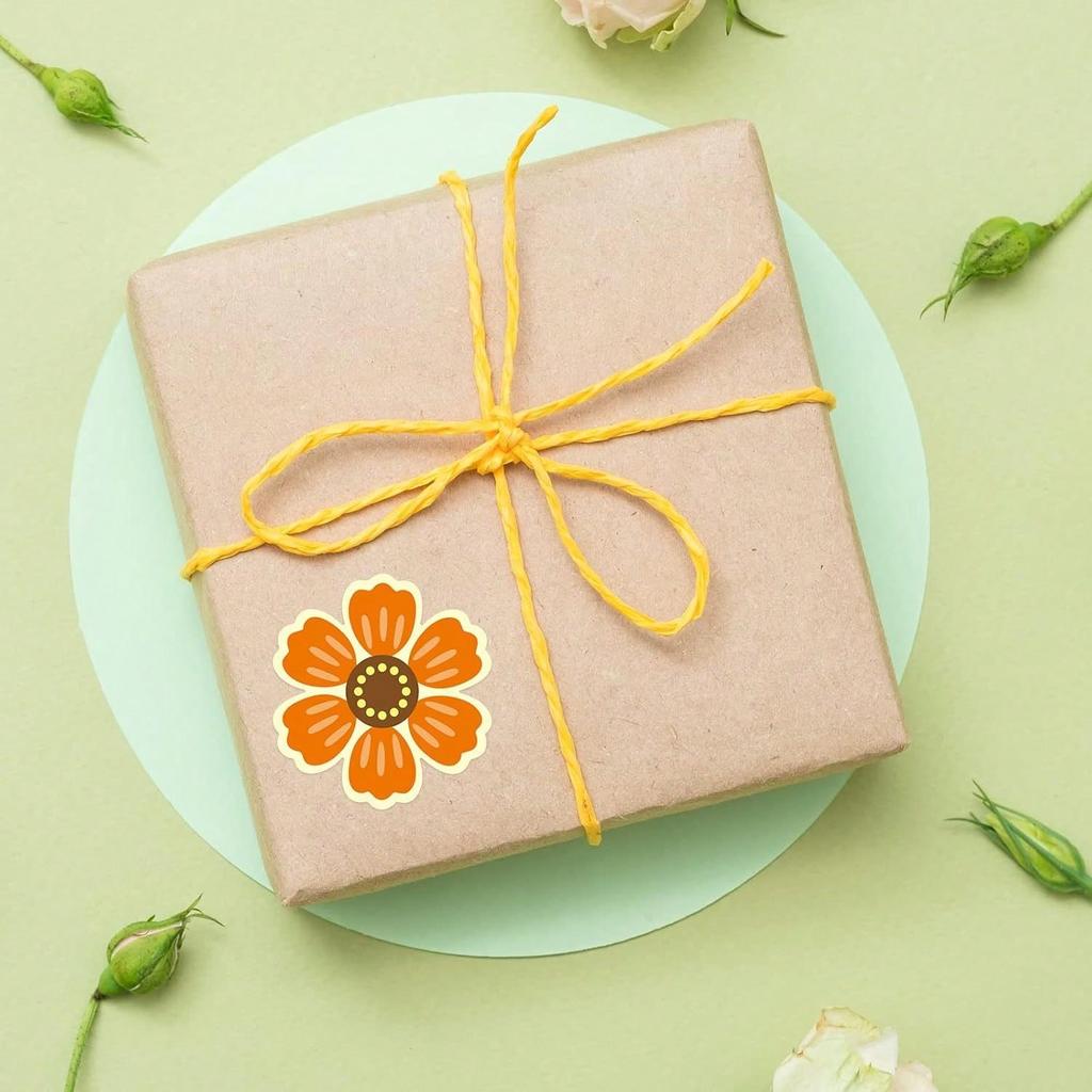 Roll-shaped flower-shaped decorative stickers for gift boxes - PVC self-adhesive labels - 500 stickers