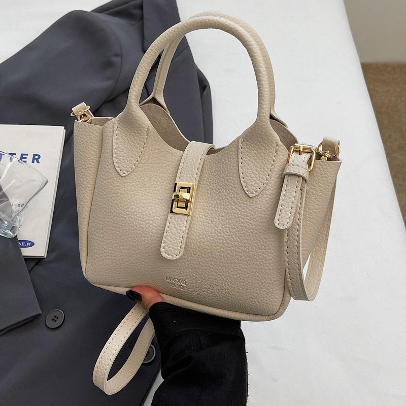 Advanced Sense of Foreign Style Small Bag Women 2025 New Fashion Versatile Messenger Bag Popular Handbag Bucket Bag