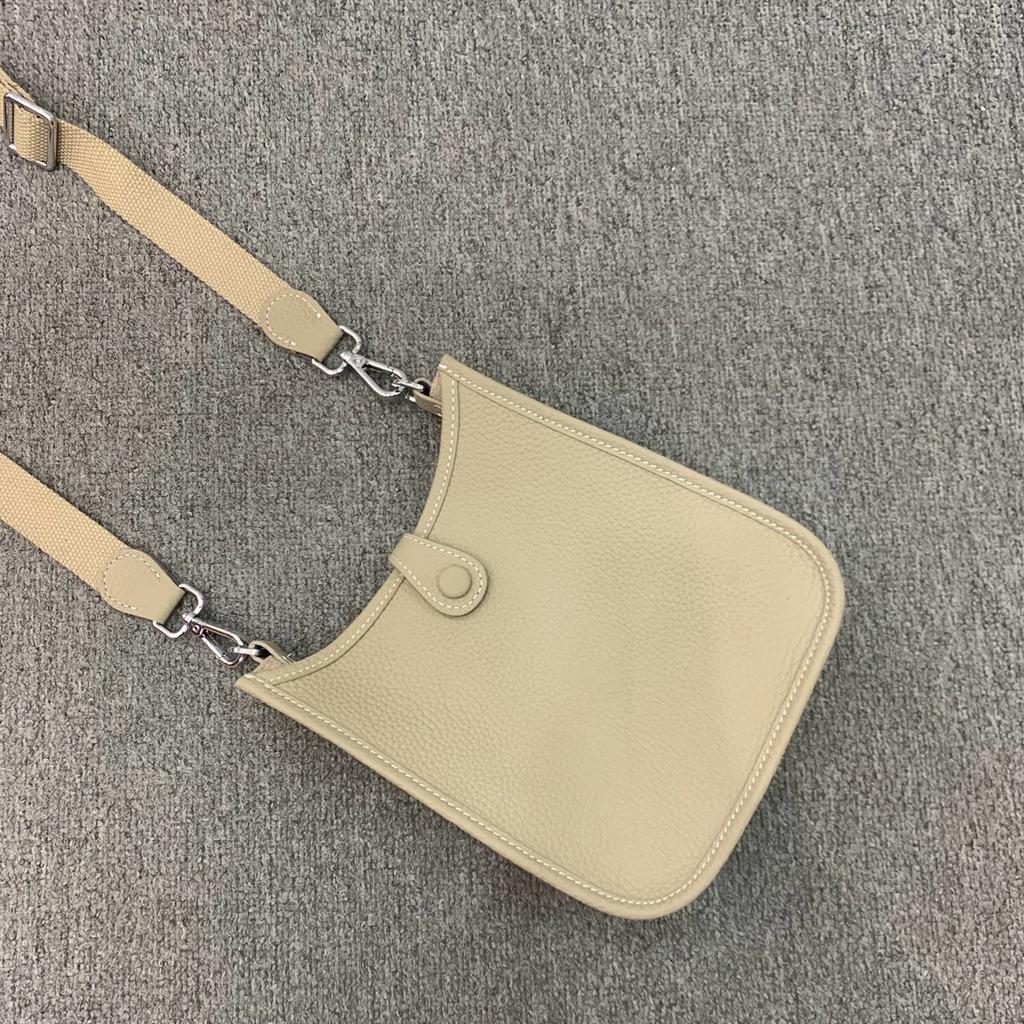 Nuova Borsa a Spalla Larga in Morbida Pelle Bovina di Tendenza e Versatile Borsa a Tracolla con Lettere Vuote in Pelle Borsa Casual