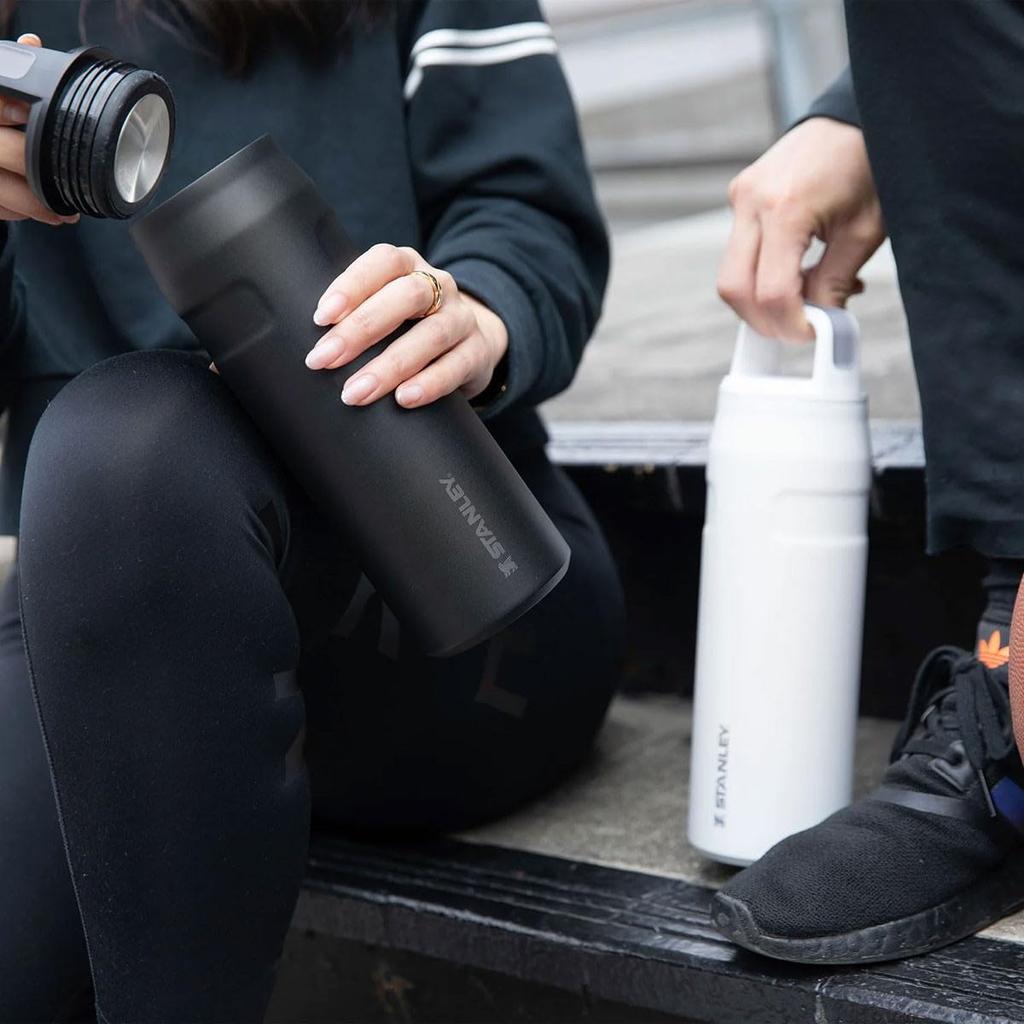 STANLEY Water Bottle Lightweight Aerolite Vacuum Bottle White 0.7L 10-11218-059 (White/FF)