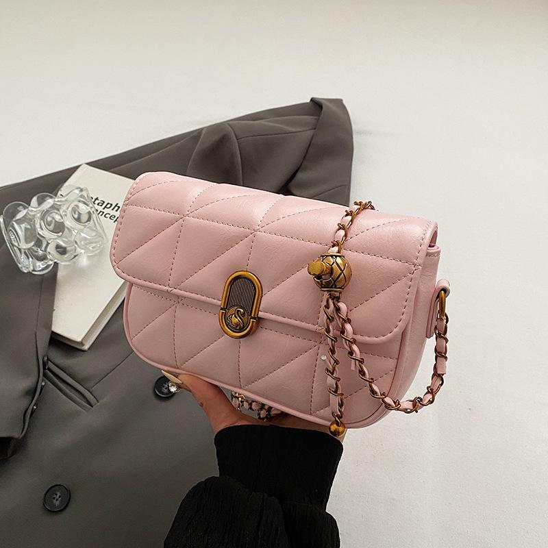 High-value Foreign-style Small Bag Women's 2025 New Trendy Texture Diamond Fashion Small Square Bag Chain Messenger Bag