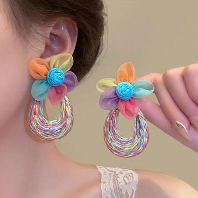 Super Fairy Tulle Flower Pendant Straw Woven Geometric Stud Earrings Light Luxury High-End Fashion 2025 New Women Pierced Jewelry