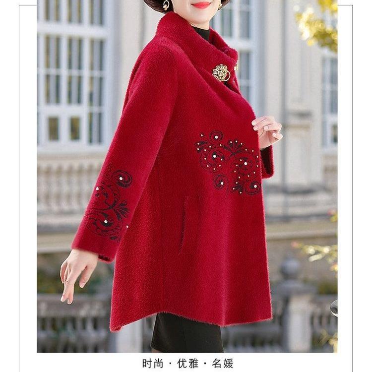 Dicker und stylischer pelzähnlicher Kaschmirmantel für Mütter mittleren Alters