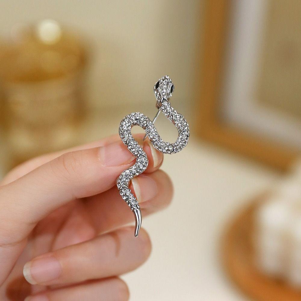 Sparkling Zodiac Snake Brooch Minimalist Snake Lapel Pin Elegant Rhinestone Collar Pins Girls
