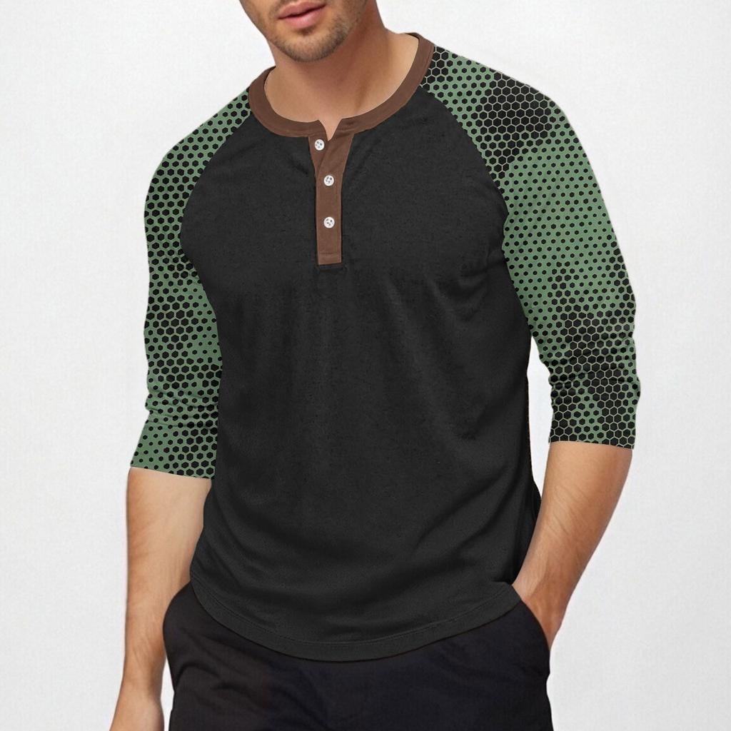 Men's top with three-quarter sleeves and camouflage print