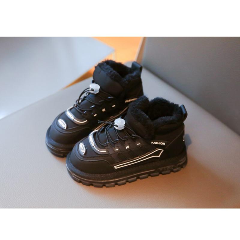 Version coréenne de jolies bottes de neige pour filles, nouvelles chaussures d'hiver en coton et velours pour enfants pour garder au chaud les chaussures pour enfants
