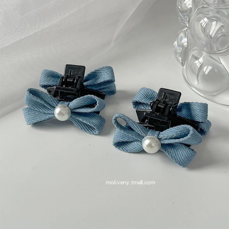 Blaue Schleife Kleine Entenschnabelklemme mit Streamer zum Haarstyling