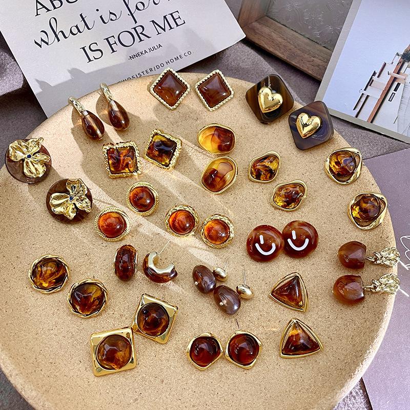 Vintage Fall & Winter Brown Earrings With Amber Resin Stone Crystal Caramel Color Women'S Earrings Elegant Jewelry Maillard