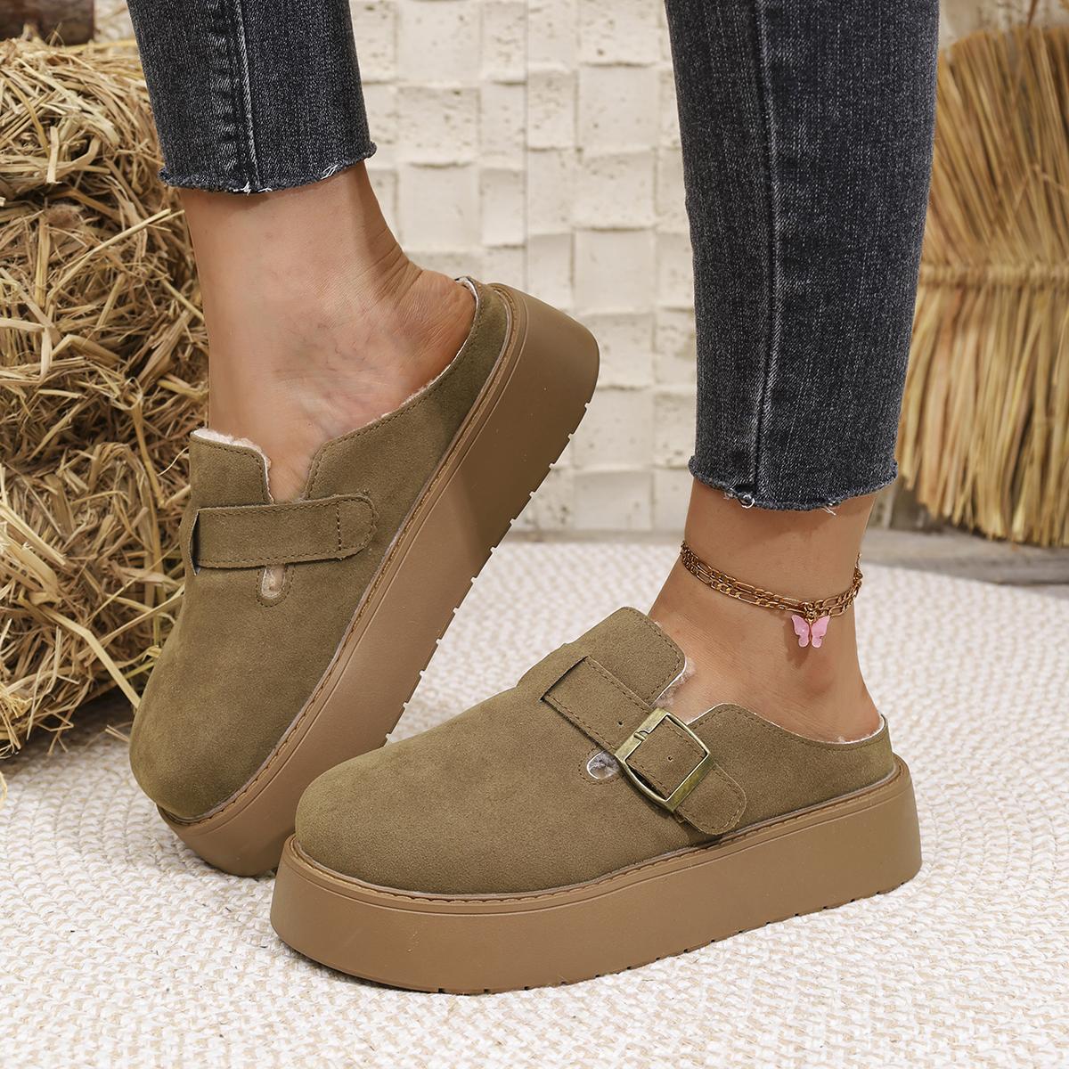 

Новые женские тапочки уличные с массивной пряжкой на ремешке, тапочки-слипоны, удобная повседневная обувь женская, шлепанцы на платформе женские 35 хаки