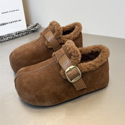 Sapatos internos com aumento de altura em couro bovino para mulheres, novos para o inverno, com sola grossa empilhada, espessados, fofos, quentes, de lã e algodão