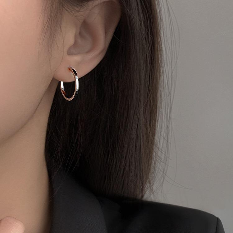 

Summer 2022 Trend: Women s Plain Hoop Earrings, Ear Clips, and Cuffs