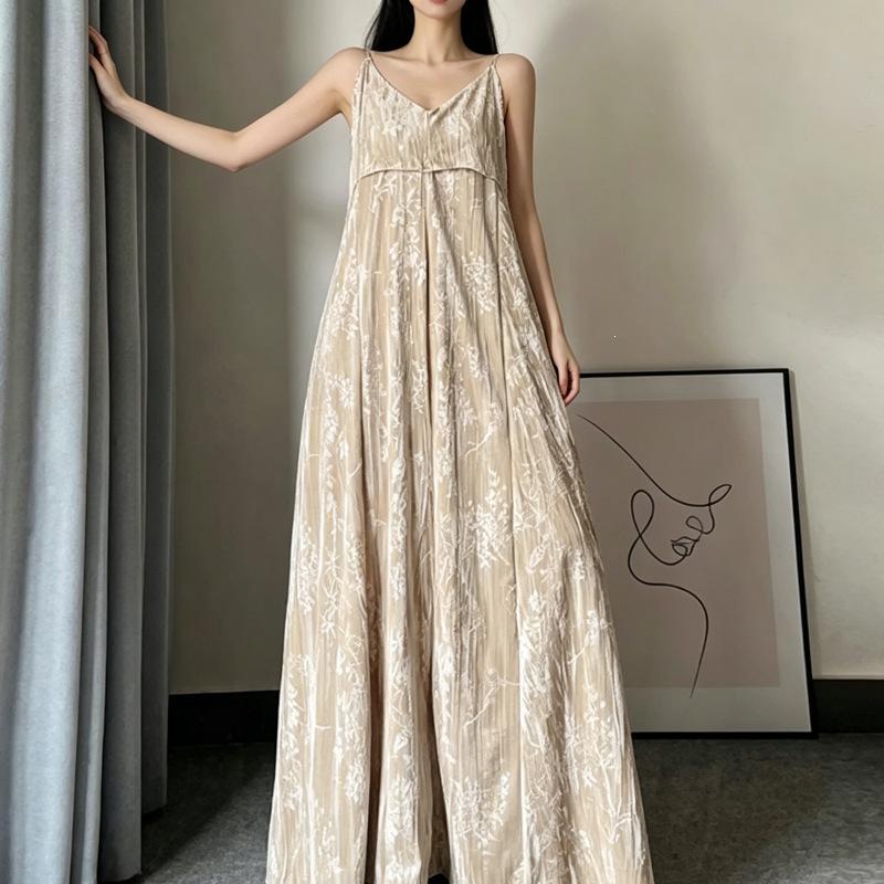New Chinese-style jacquard suspender dress for women's spring and summer V-neck waist and thin temperament gentle wind long swing dress