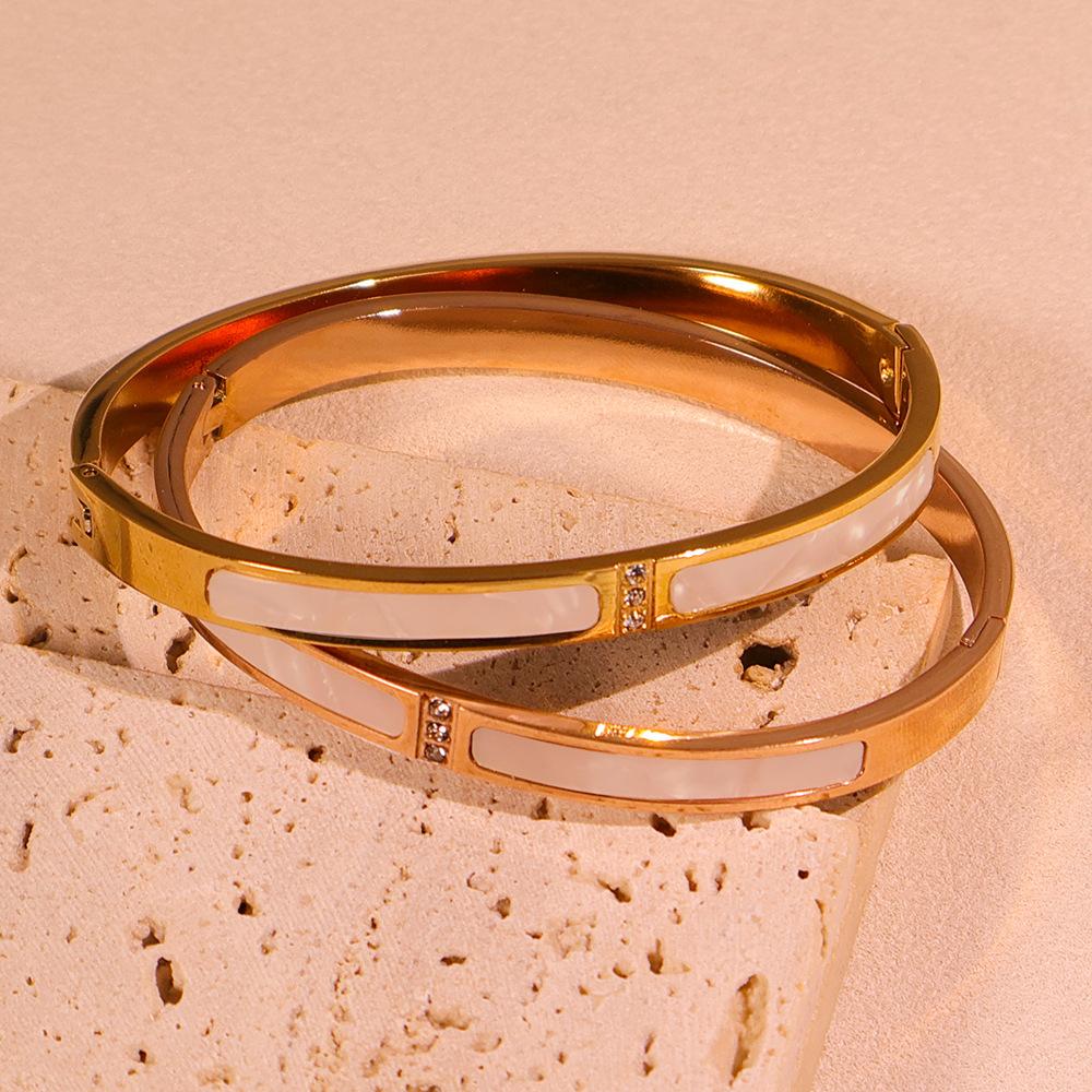Bracelet with Three Diamonds and White Mother-of-pearl Shell, Simple Stainless Steel Versatile Fashion Style Bracelet for Women